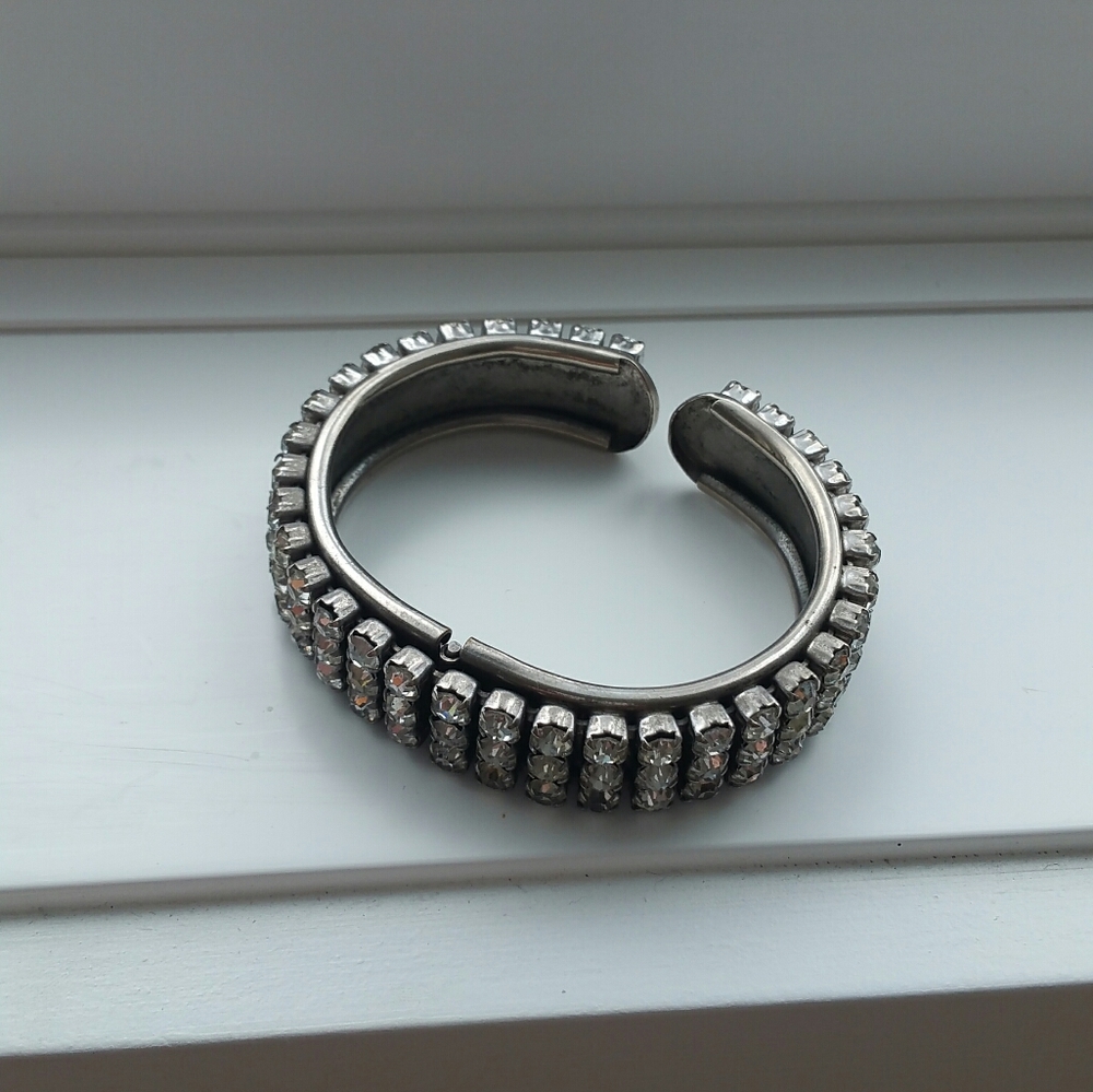 Vintage Rhinestone Bracelet - Picture 2 of 5